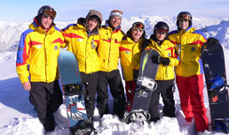 Unser erfahrenes Team von Snowboard-Lehrern freut sich auf Sie !