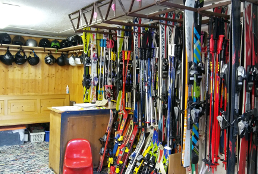Verleih von Alpinski, Skischuhe, Snowboard, Softboots, Langlaufausrüstung, Schneeschuhe, Stöcke
